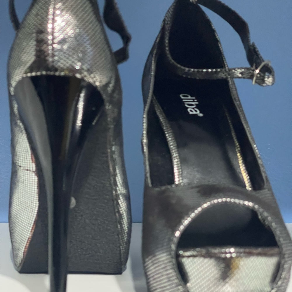 Diba Shimmering Silver Platform Shoes